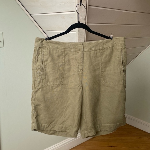 J. Jill 100% Linen Shorts Size 14 Tan Ecru Roll Hem Flat Front - Picture 3 of 12